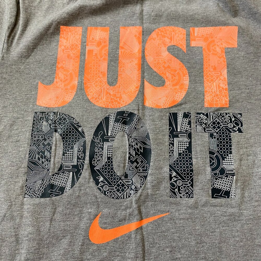 Nike T-shirt for men size S - Picture 2 of 9